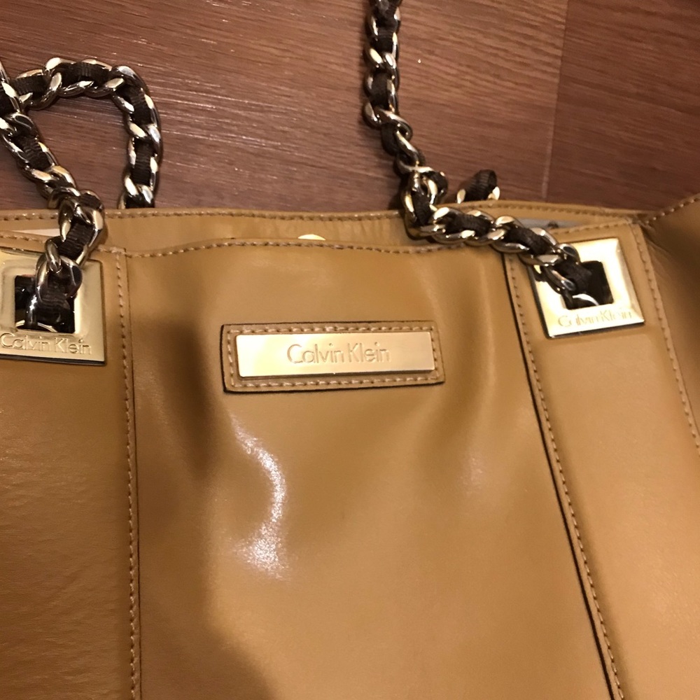 BEAUTIFUL USED CALVIN KLEIN BAG
